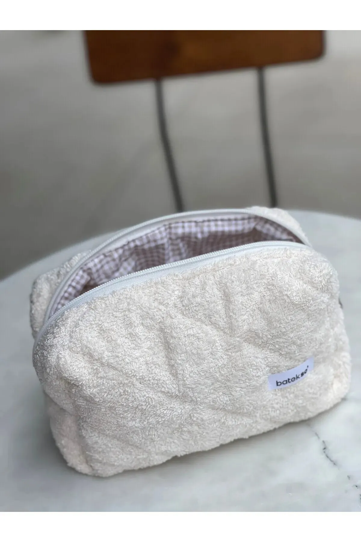 Batekso Cream Towel Makeup Bag