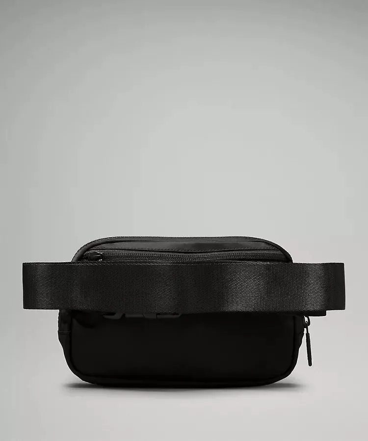 Lululemon Everywhere Belt Bag