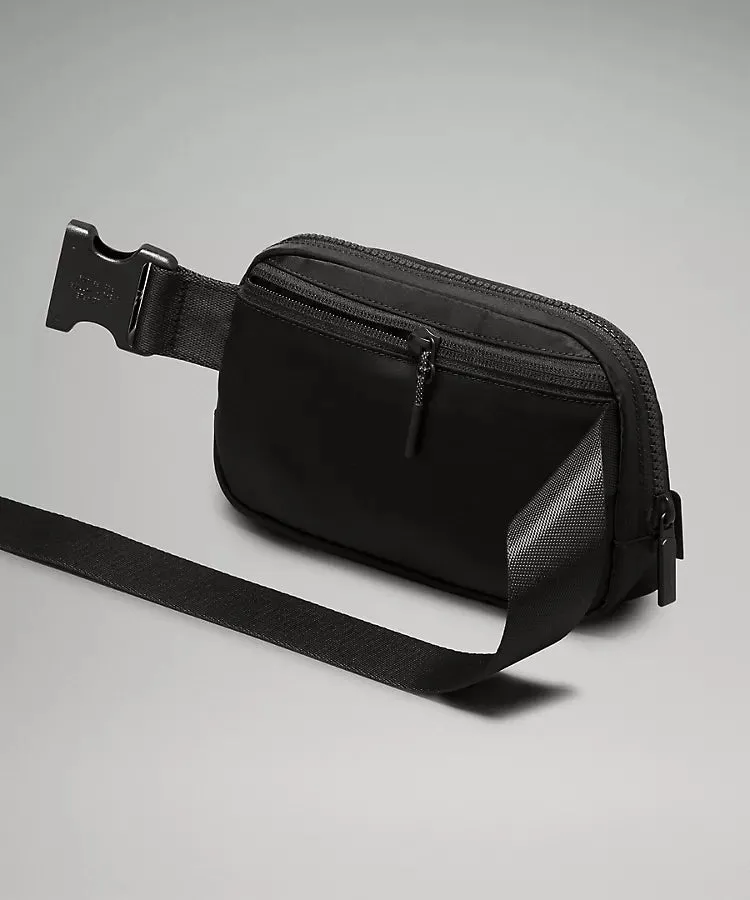 Lululemon Everywhere Belt Bag