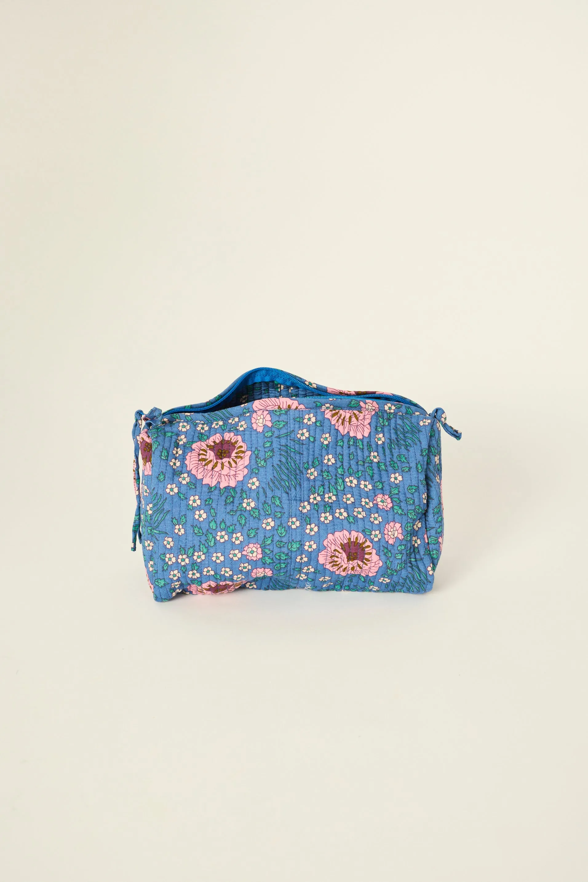 MAKEUP BAG