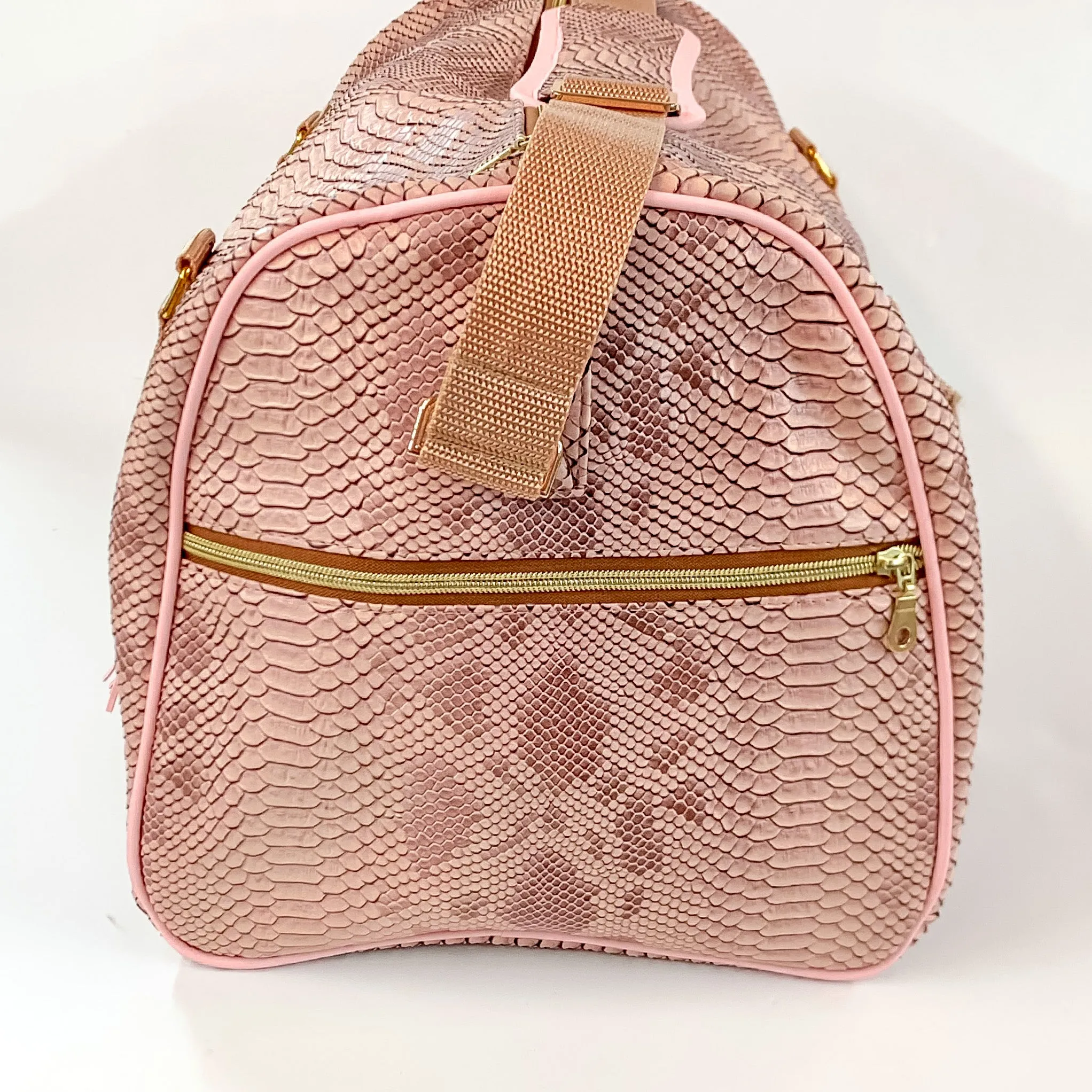 Makeup Junkie | Copperazzi Duffel Bag in Dusty Pink Snake Print