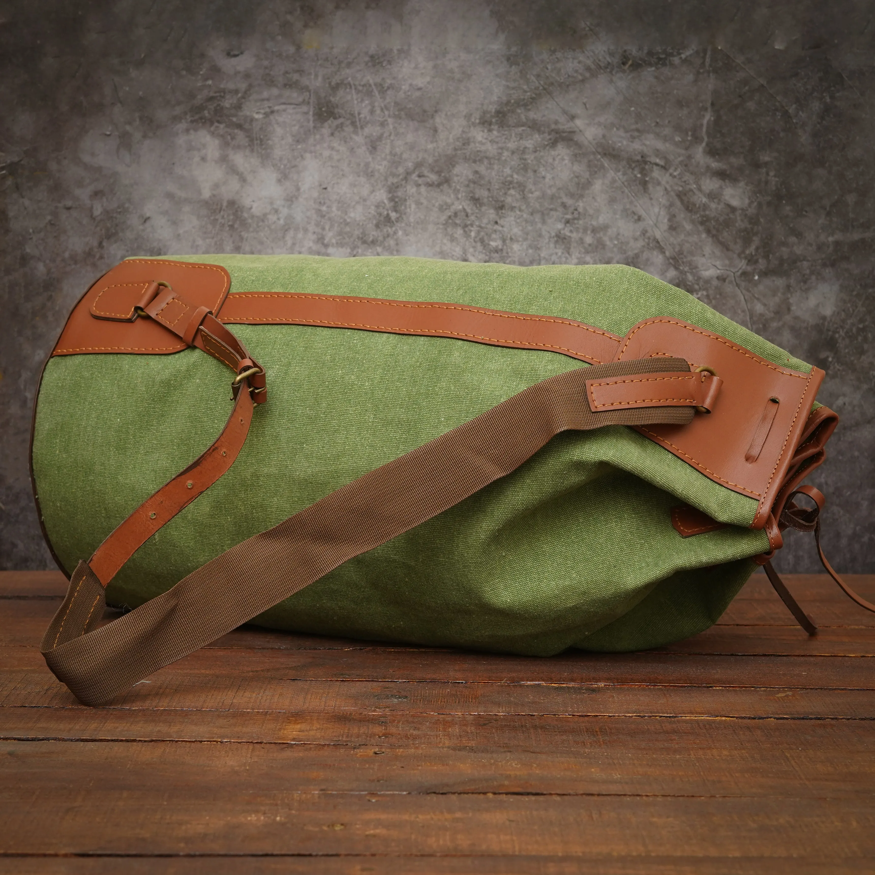 Military Duffle Bags in Canvas Leather