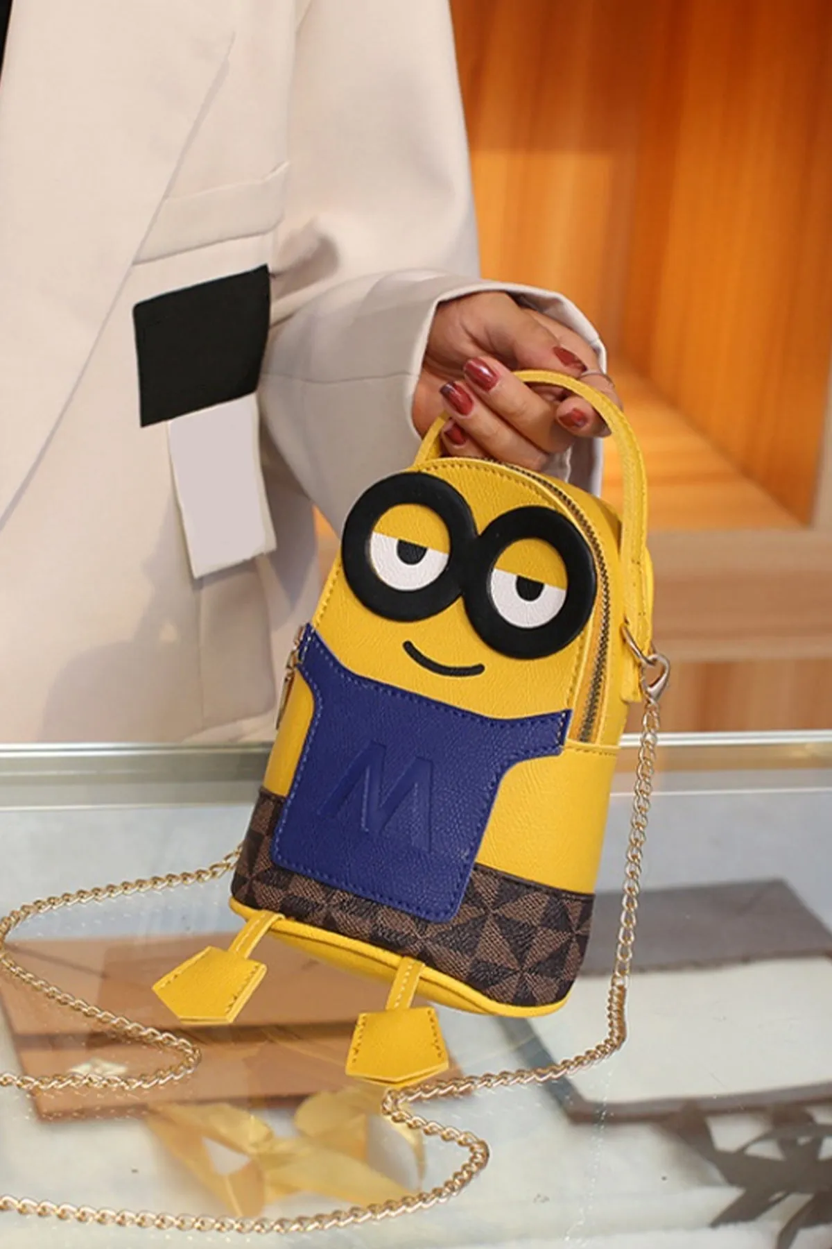 Minion Mobile Bag - A23 - WHB0061