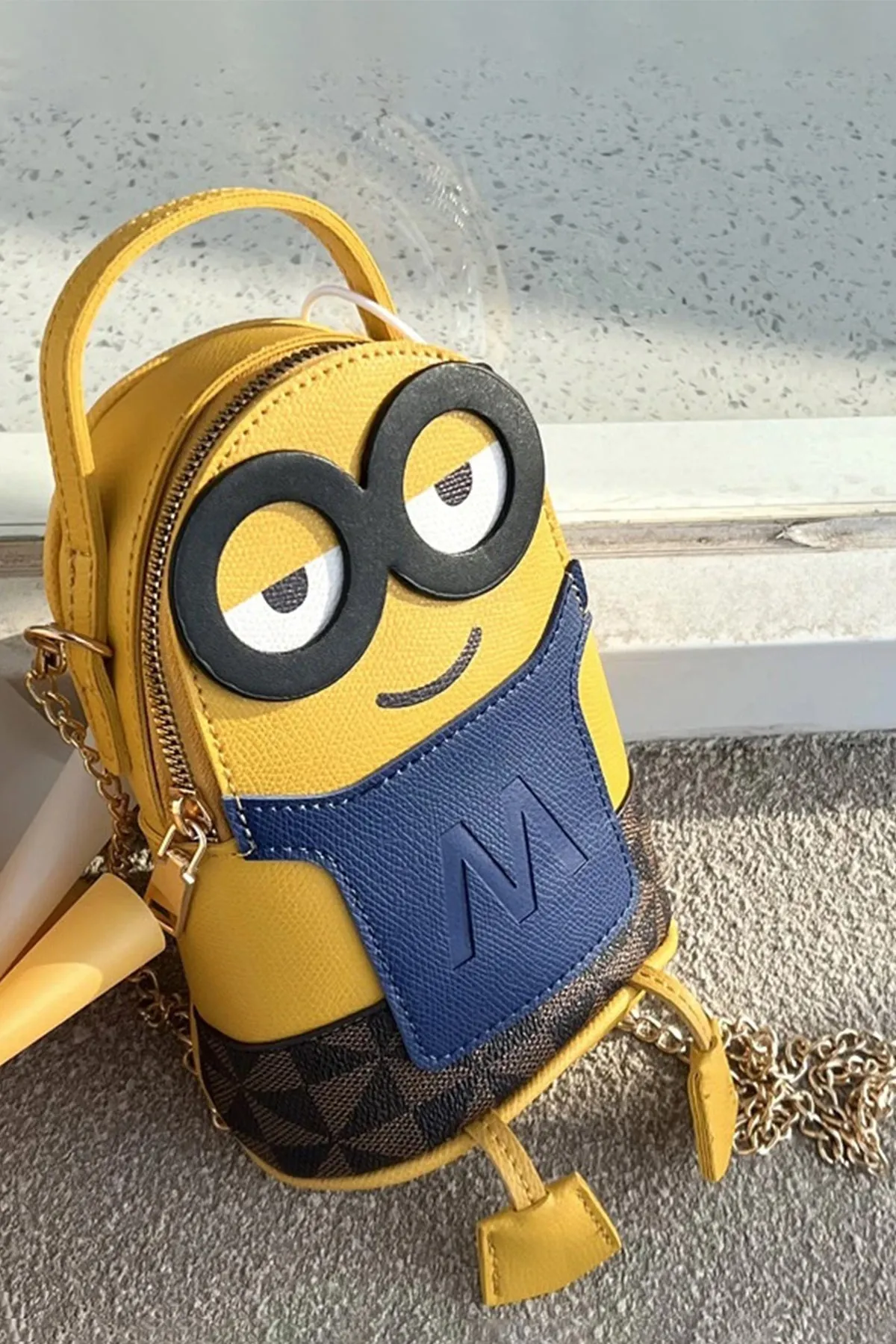 Minion Mobile Bag - A23 - WHB0061