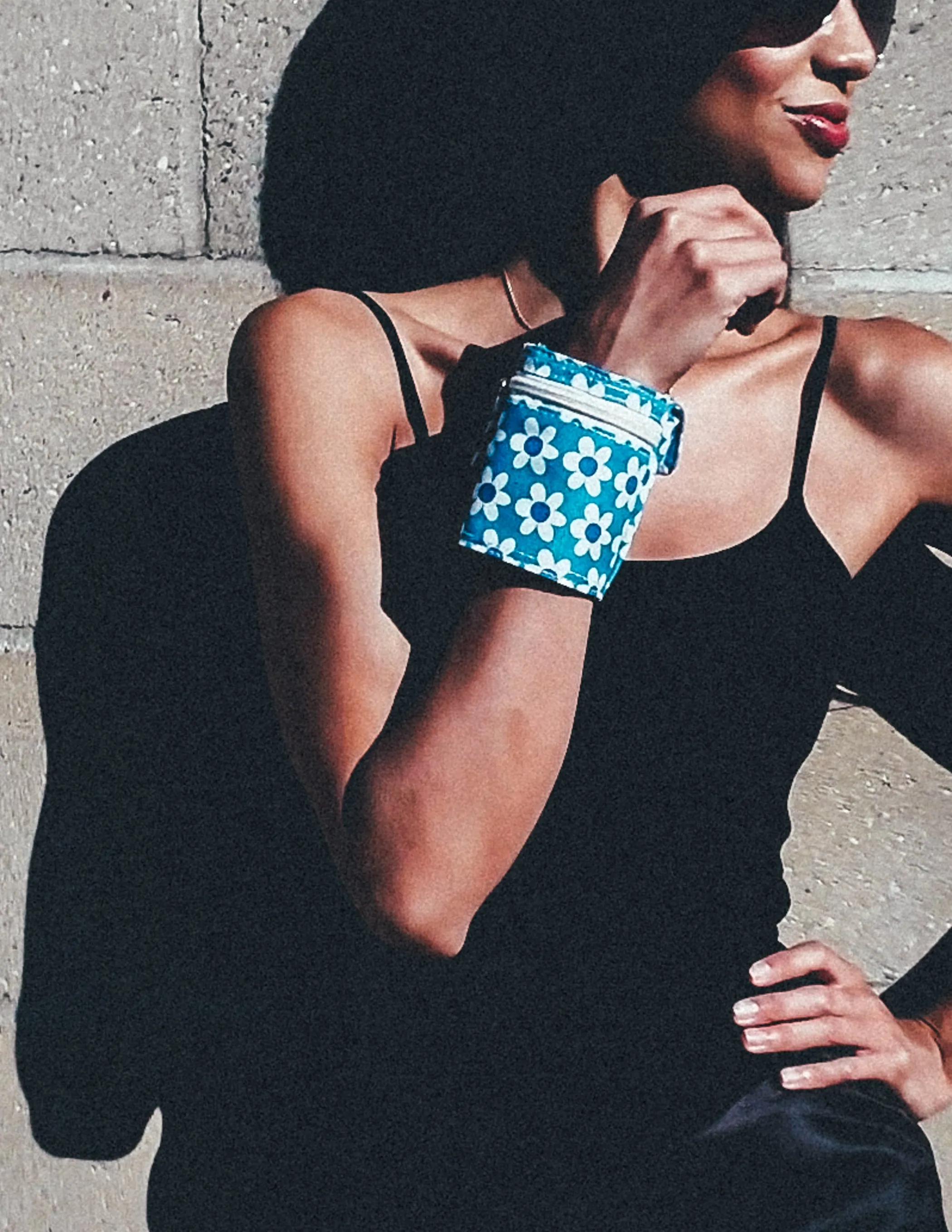 Stash Wrap | Wrist Wallet | Blue Daisy