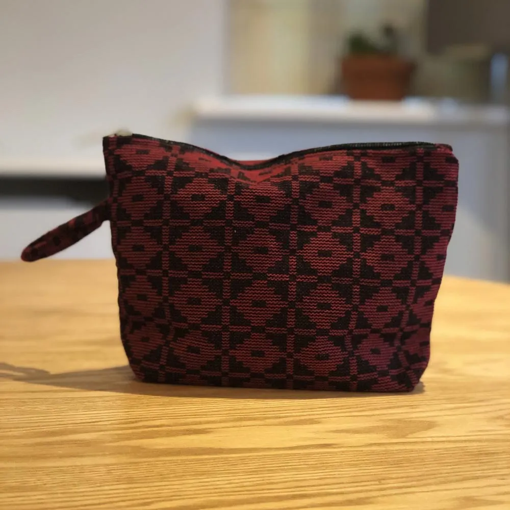 Wuka Wash Bag - Dhaka Red and Black